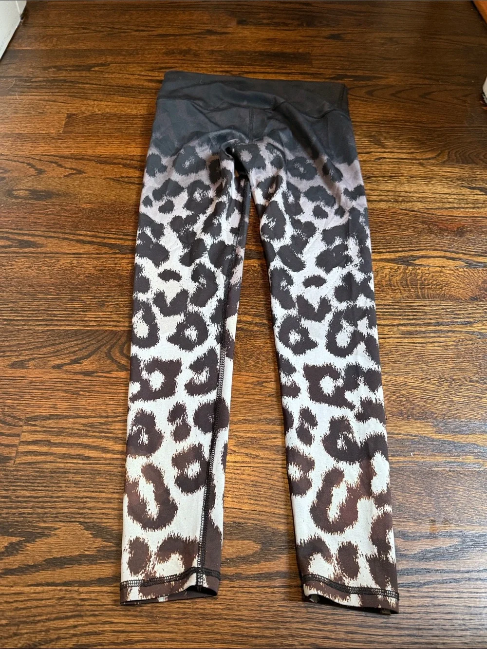 High-Waist Leopard Print Leggings - Black and Cream